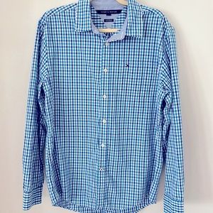 Tommy Hilfiger custom fit casual button down shirt